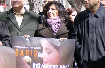 İNSAN HAKLARI SAVUNUCUSU AV. FİLİZ KALAYCI SERBEST BIRAKILDI