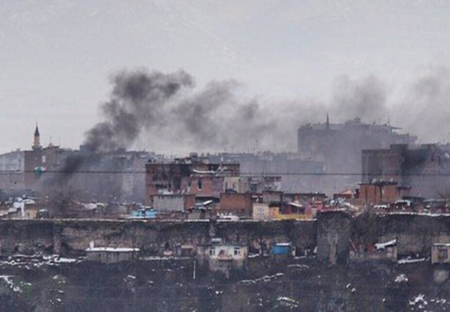 Diyarbakır Sur’da 2 Aralık 2015’den Beri Devam Eden Sokağa Çıkma Yasağı (Abluka) Kaldırılsın, Siviller Tahliye Edilsin