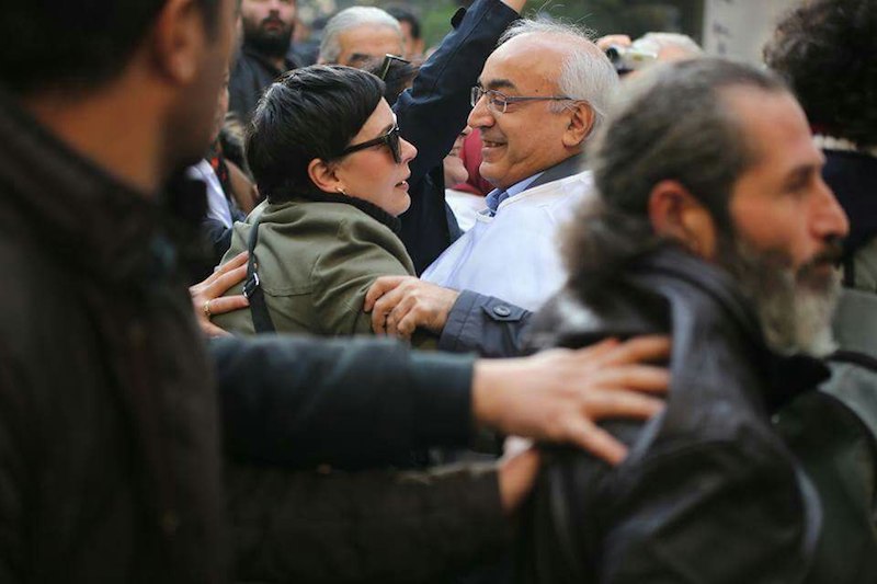İHD Yönetici ve Çalışanlarına Yüksel Caddesi'nde Gözaltı!