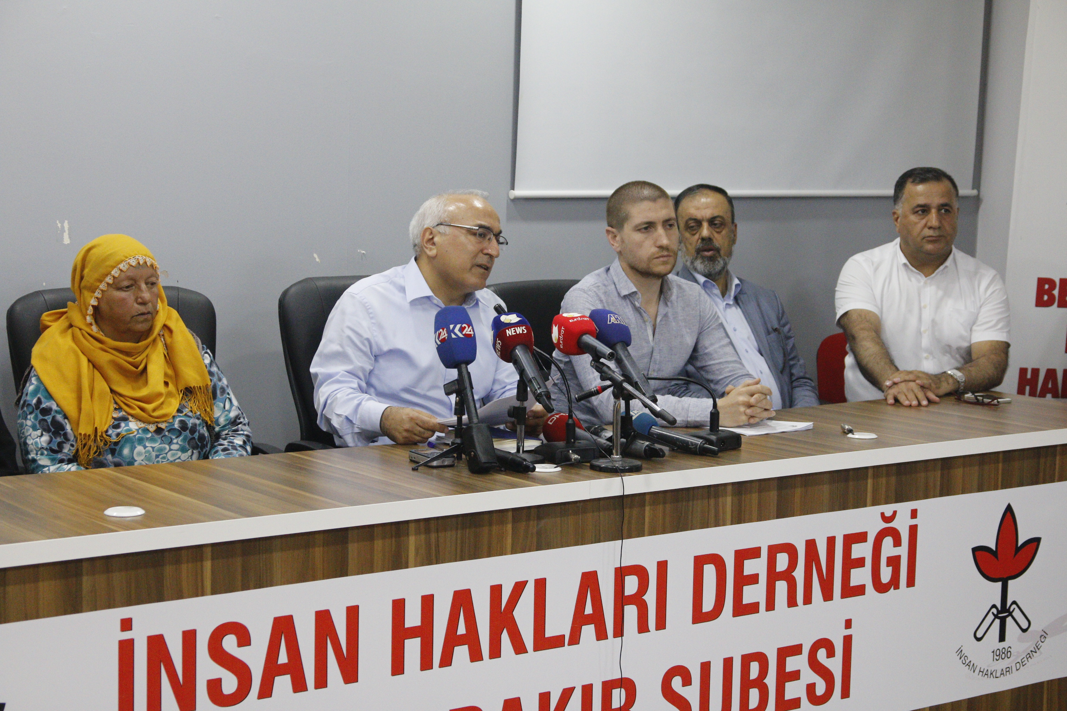 Alıkonulan Asker ve Polislerin Serbest Bırakılması için Hükümete ve Siyasi Partilere Çağrı Yapıyoruz!