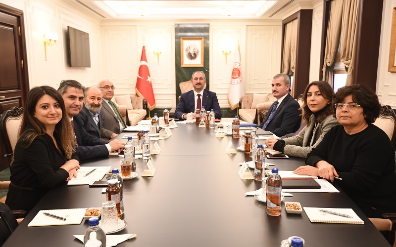 İHD MYK'sı Adalet Bakanı Sayın Gül ile Görüştü